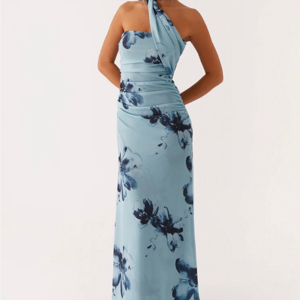 Elegant Blue Floral One-Shoulder Dress